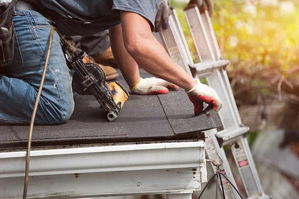 Roof Installation and Repair Services by Top Traverse City Contractors